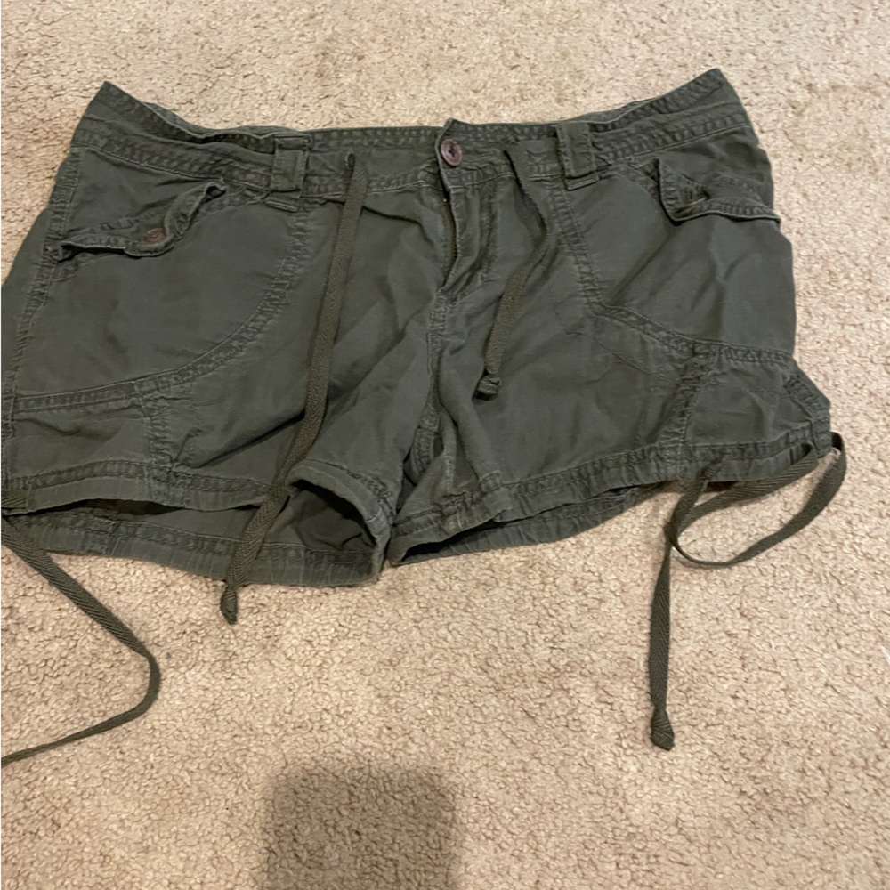 army green cargo shorts size 9